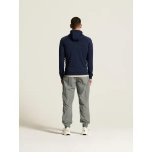 Chaqueta hombre CRAFT ADV UNIFY FZ HOOD 1909132, Navy, con modelo, vista posterior de cuerpo entero