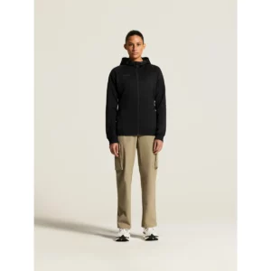 Chaqueta mujer CRAFT ADV UNIFY FZ HOOD 1909133, Negro, con modelo, vista frontal de cuerpo entero