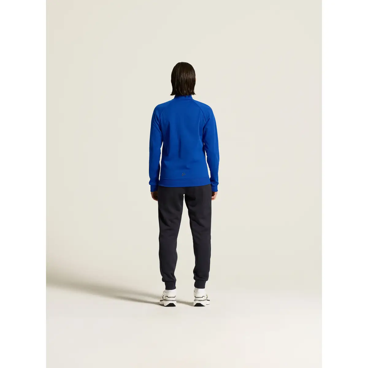 Chaqueta mujer CRAFT ADV UNIFY JACKET 1909135 2 Chaqueta mujer CRAFT ADV UNIFY JACKET 1909135, Club cobolt, con modelo, vista posterior de cuerpo entero