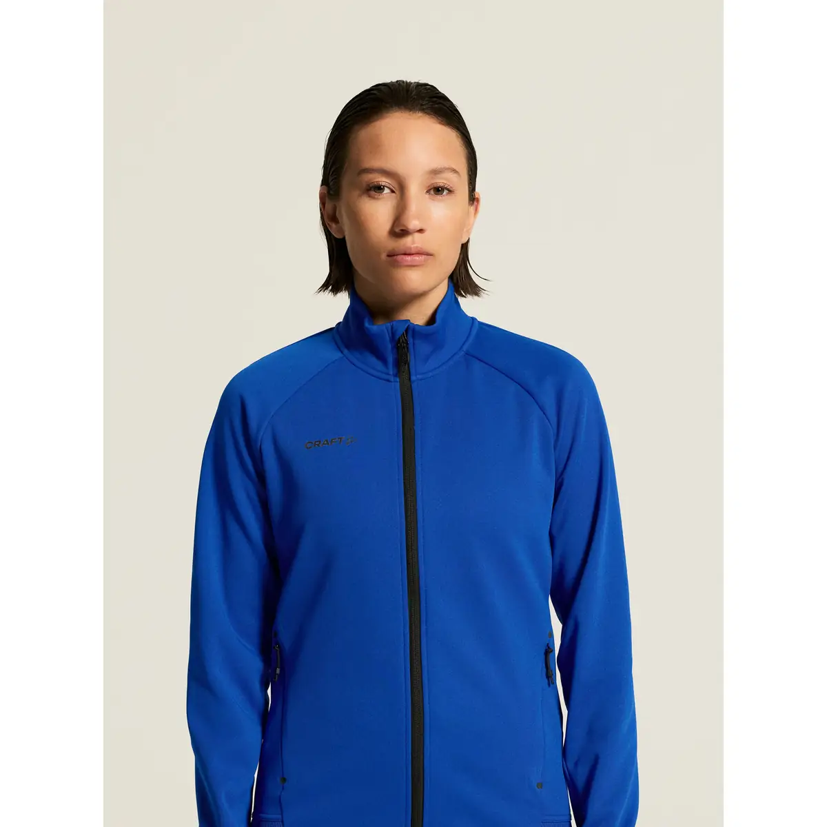 Chaqueta mujer CRAFT ADV UNIFY JACKET 1909135 12 Chaqueta mujer CRAFT ADV UNIFY JACKET 1909135, Club cobolt, con modelo, vista frontal