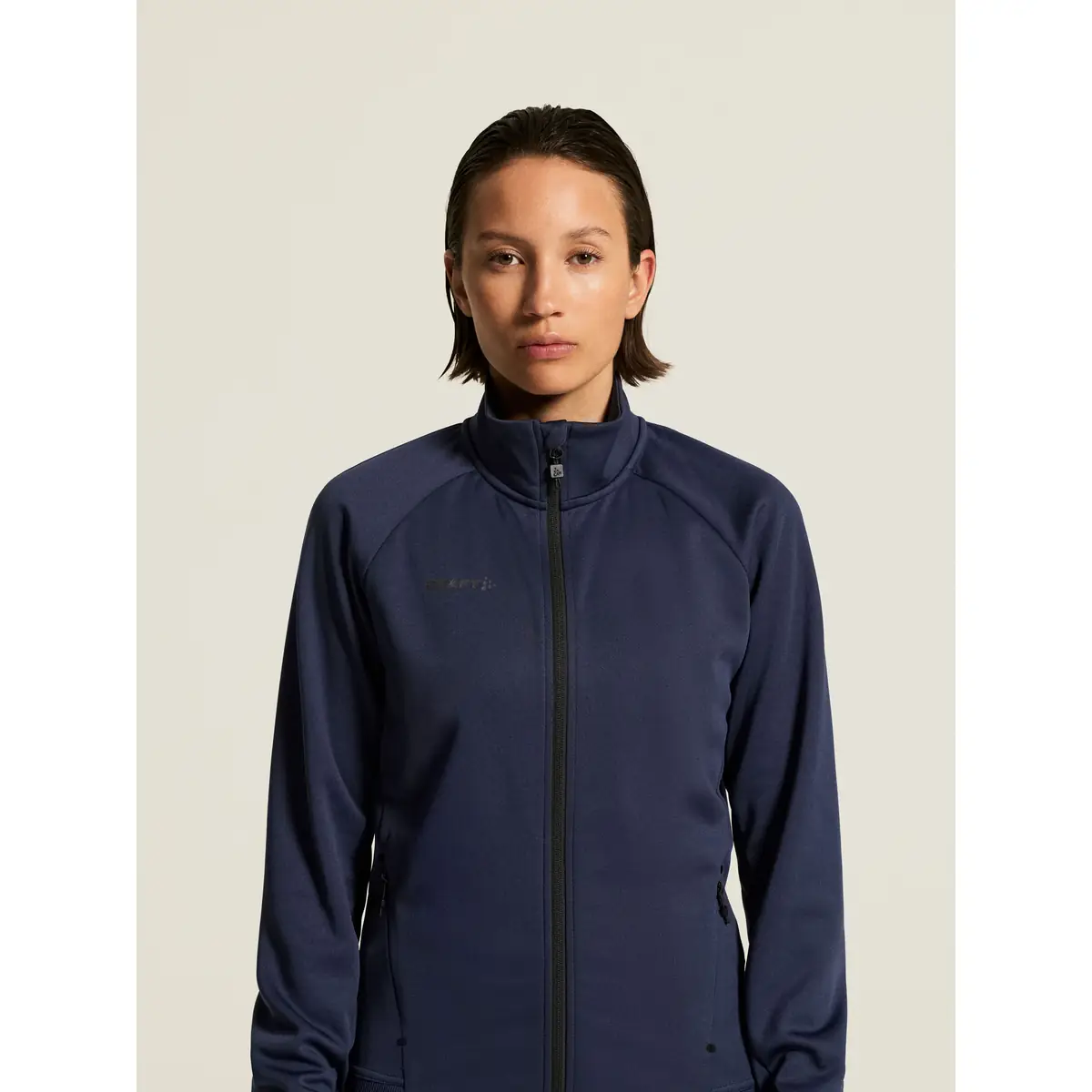 Chaqueta mujer CRAFT ADV UNIFY JACKET 1909135 28 Chaqueta mujer CRAFT ADV UNIFY JACKET 1909135, Navy, con modelo, vista frontal