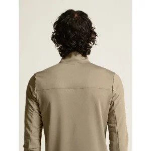 Polar hombre CRAFT CORE GAIN MIDLAYER 1909496, con modelo, detalle posterior del cuello