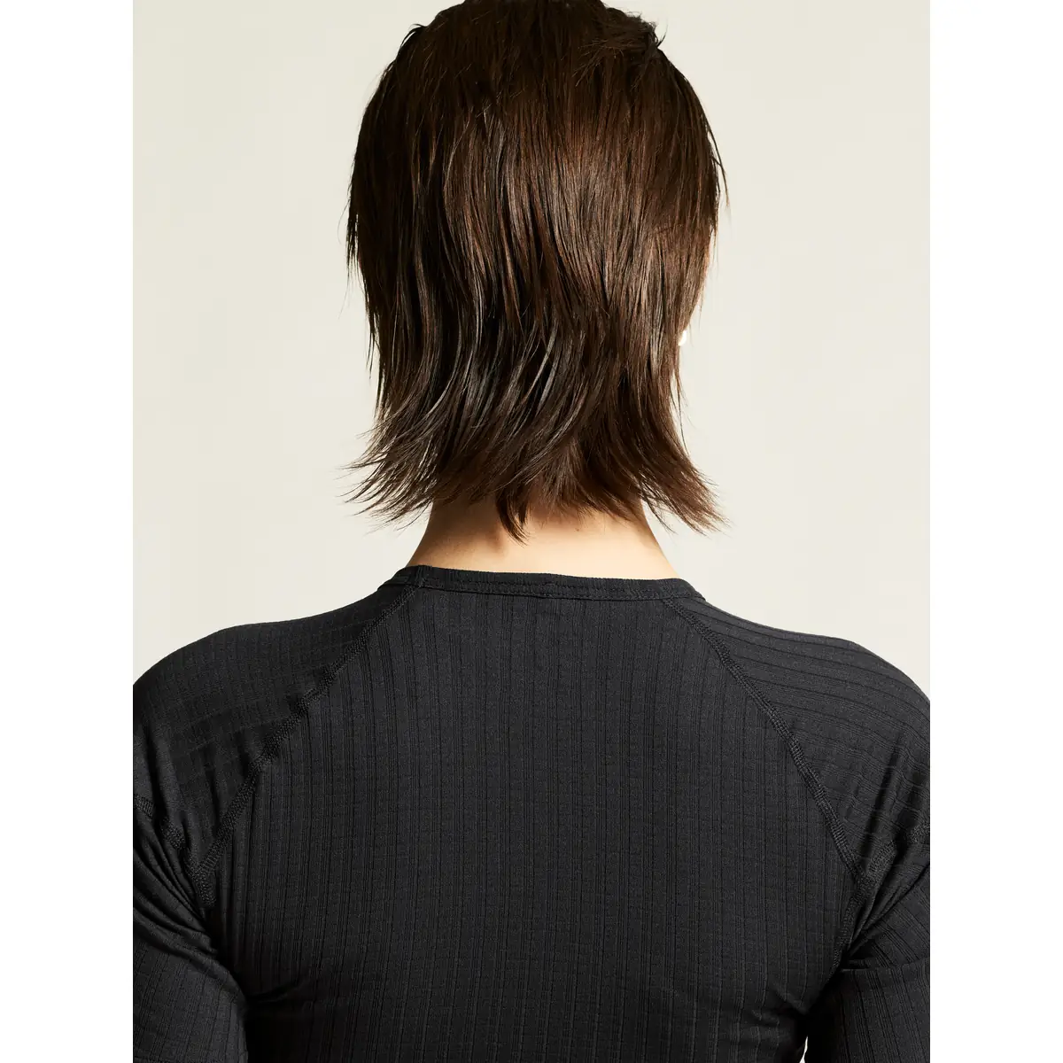 Camiseta interior mujer CRAFT ACTIVE EXTREME X SS 1909672 10 Camiseta interior mujer CRAFT ACTIVE EXTREME X SS 1909672, con modelo, detalle posterior del cuello