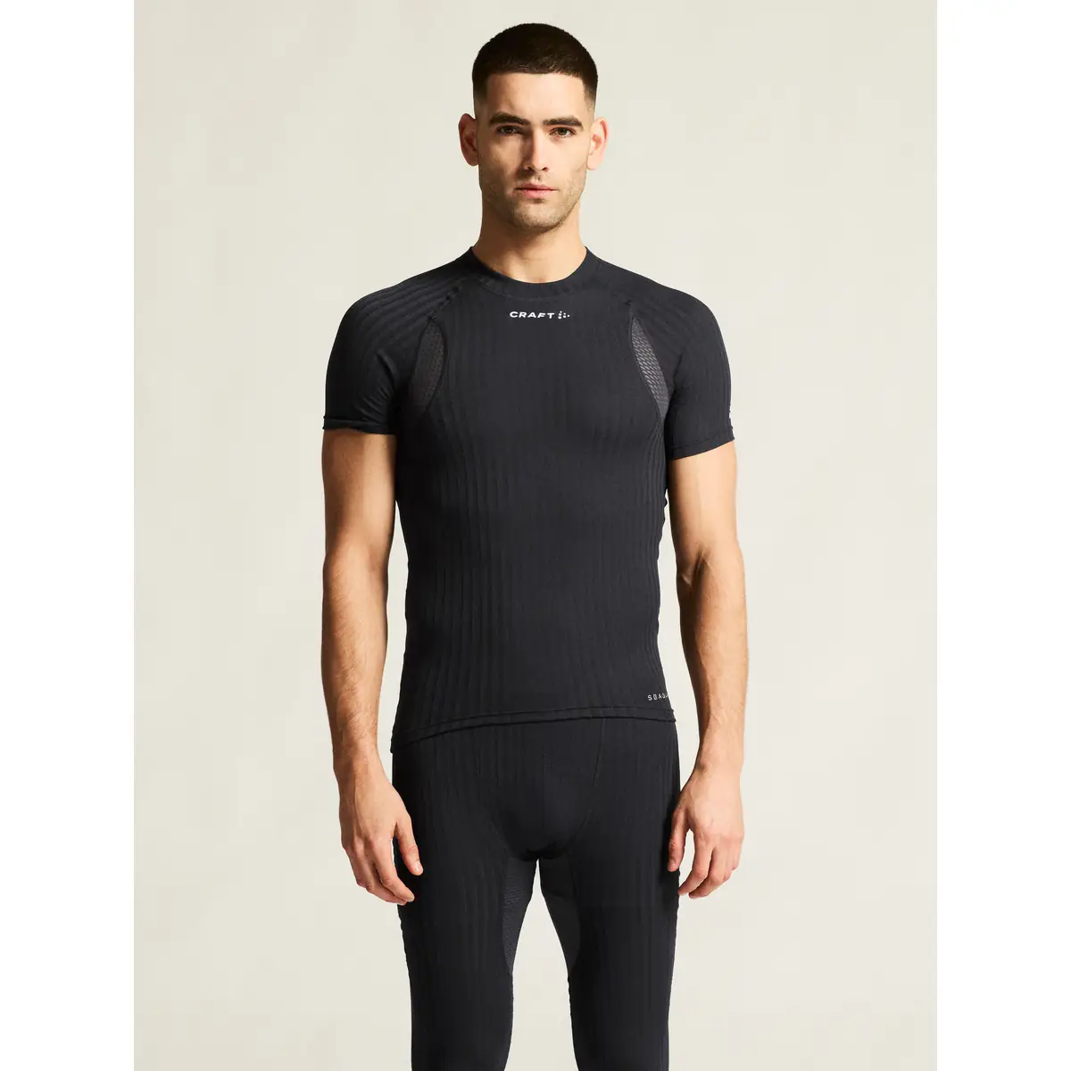 Camiseta interior hombre CRAFT ACTIVE EXTREME X SS 1909678 11 Camiseta interior hombre CRAFT ACTIVE EXTREME X SS 1909678, con modelo, vista frontal