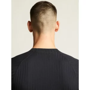 Camiseta interior hombre CRAFT ACTIVE EXTREME X SS 1909678, con modelo, detalle posterior del cuello