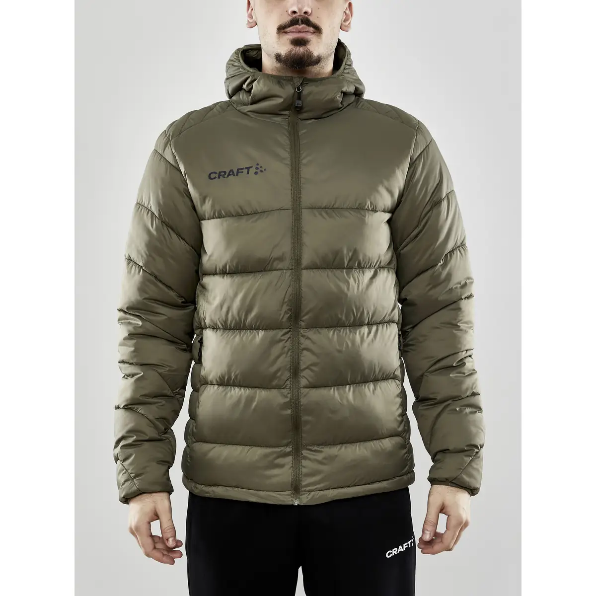 Chaqueta hombre CRAFT CORE EXPLORE ISOLATE JACKET 1910390 32 Chaqueta hombre CRAFT CORE EXPLORE ISOLATE JACKET 1910390, con modelo, vista frontal