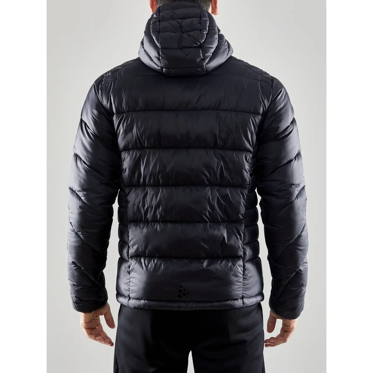 Chaqueta hombre CRAFT CORE EXPLORE ISOLATE JACKET 1910390 45 Chaqueta hombre CRAFT CORE EXPLORE ISOLATE JACKET 1910390, con modelo, vista posterior