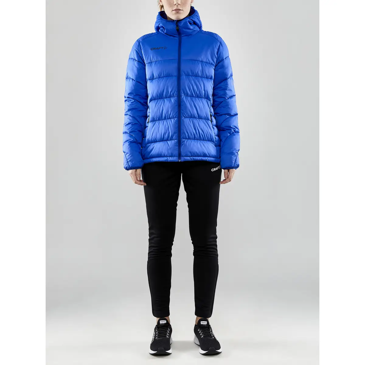 Chaqueta mujer CRAFT CORE EXPLORE ISOLATE JACKET 1910391 20 Chaqueta mujer CRAFT CORE EXPLORE ISOLATE JACKET 1910391, con modelo, vista frontal