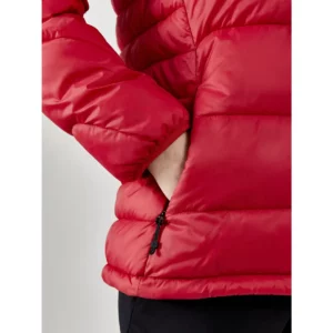 Chaqueta mujer CRAFT CORE EXPLORE ISOLATE JACKET 1910391, con modelo, detalle del bolsillo y el puño