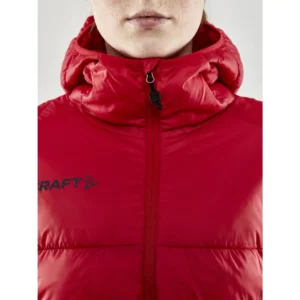 Chaqueta mujer CRAFT CORE EXPLORE ISOLATE JACKET 1910391, con modelo, detalle del cuello y la cremallera