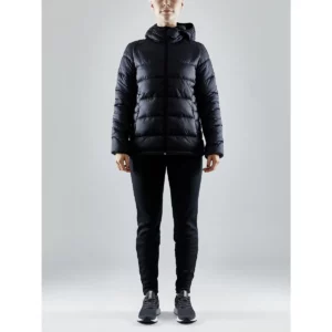 Chaqueta mujer CRAFT CORE EXPLORE ISOLATE JACKET 1910391, con modelo, vista frontal