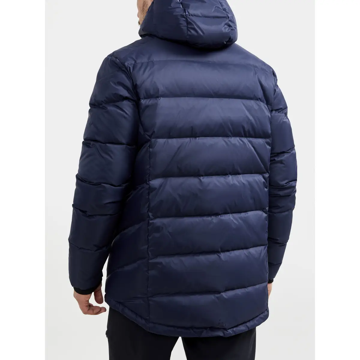 Chaqueta hombre CRAFT ADV EXPLORE DOWN JACKET 1911632 2 Chaqueta hombre CRAFT ADV EXPLORE DOWN JACKET 1911632, detalle posterior con modelo