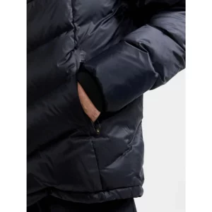 Chaqueta hombre CRAFT ADV EXPLORE DOWN JACKET 1911632, detalle del bolsillo con modelo