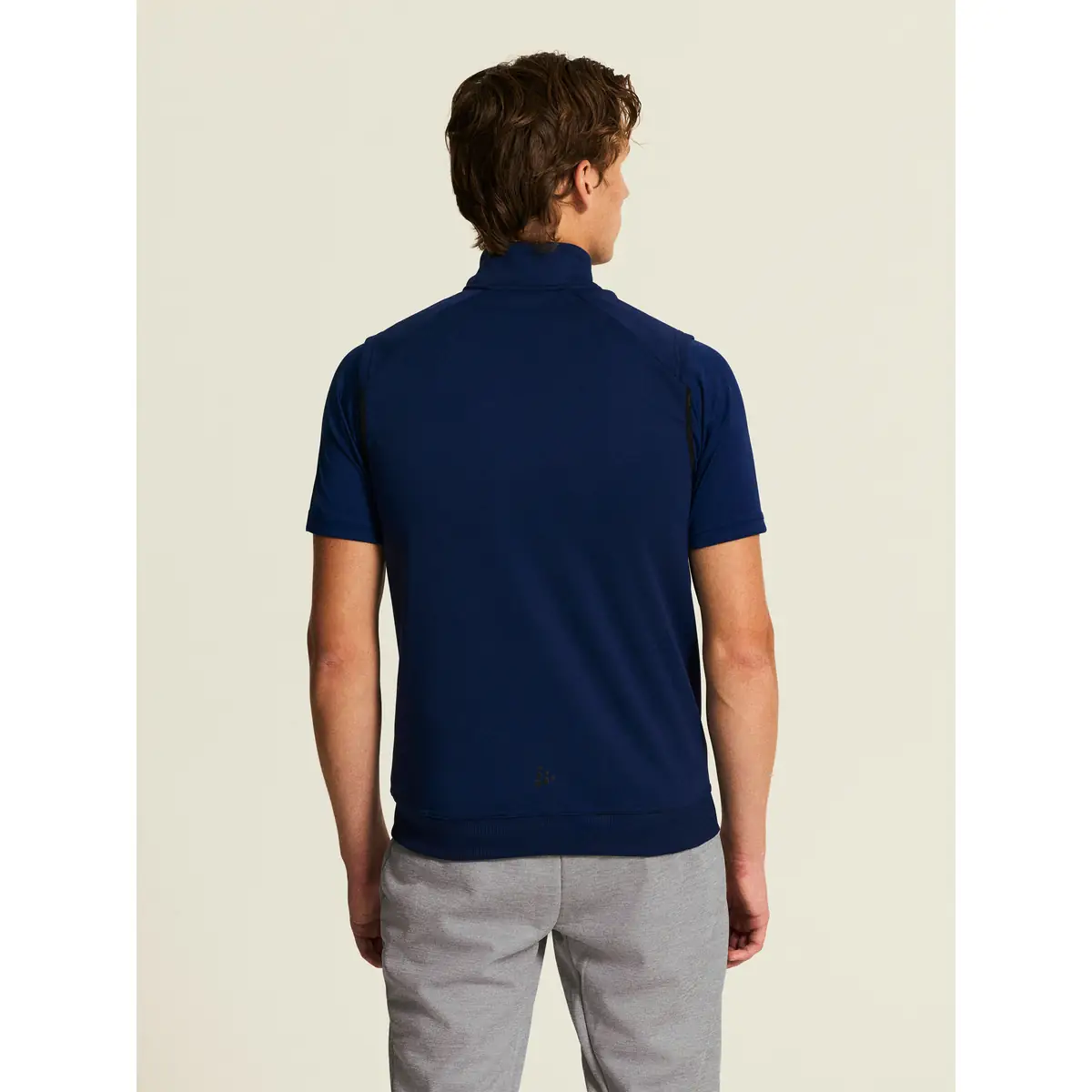 Chaleco hombre CRAFT ADV UNIFY VEST 1912161 11 Chaleco hombre CRAFT ADV UNIFY VEST 1912161, Navy, con modelo, vista posterior