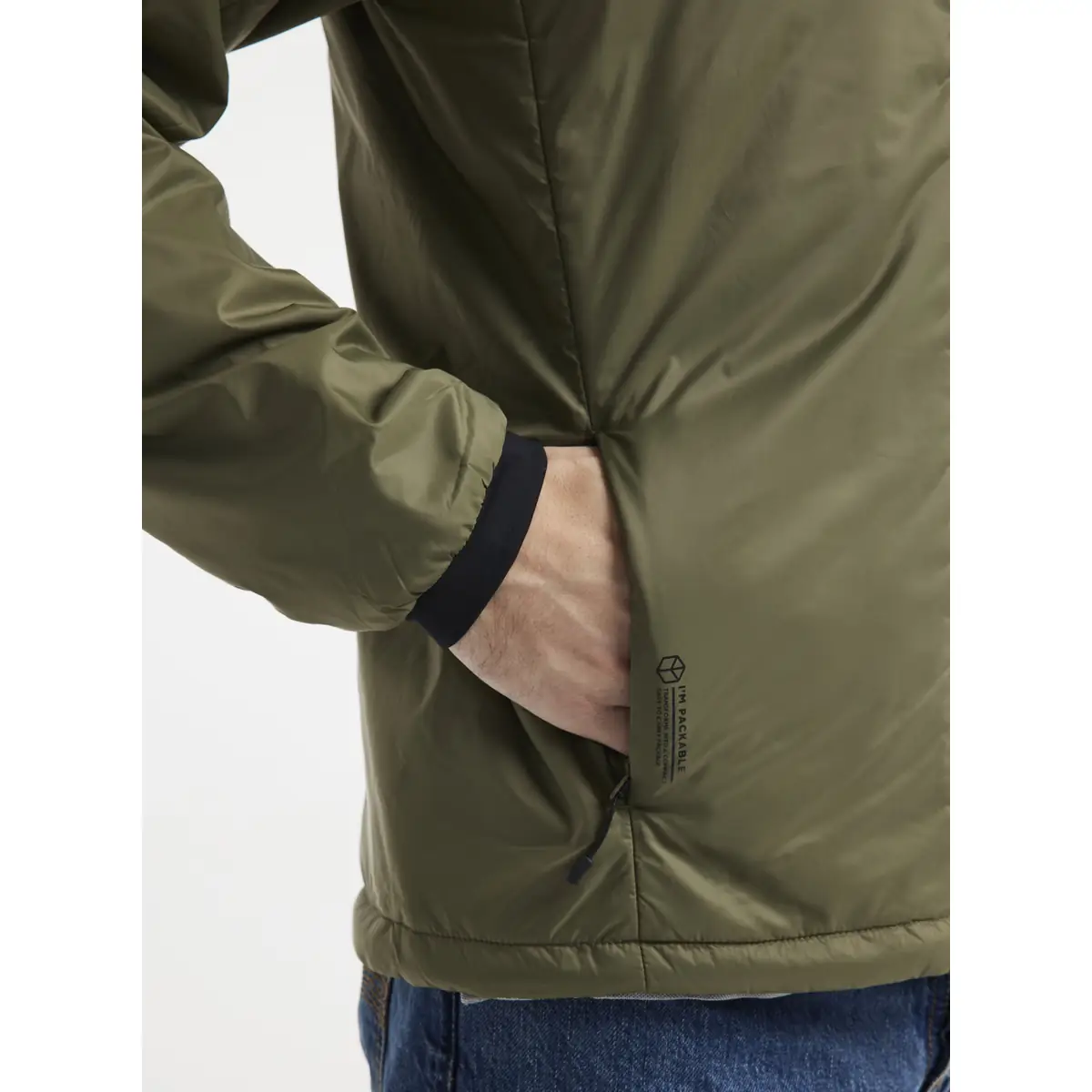 Chaqueta hombre CRAFT CORE LIGHT PADDED JACKET 1912215 14 Chaqueta hombre CRAFT CORE LIGHT PADDED JACKET 1912215, Rift, con modelo, detalle del bolsillo lateral