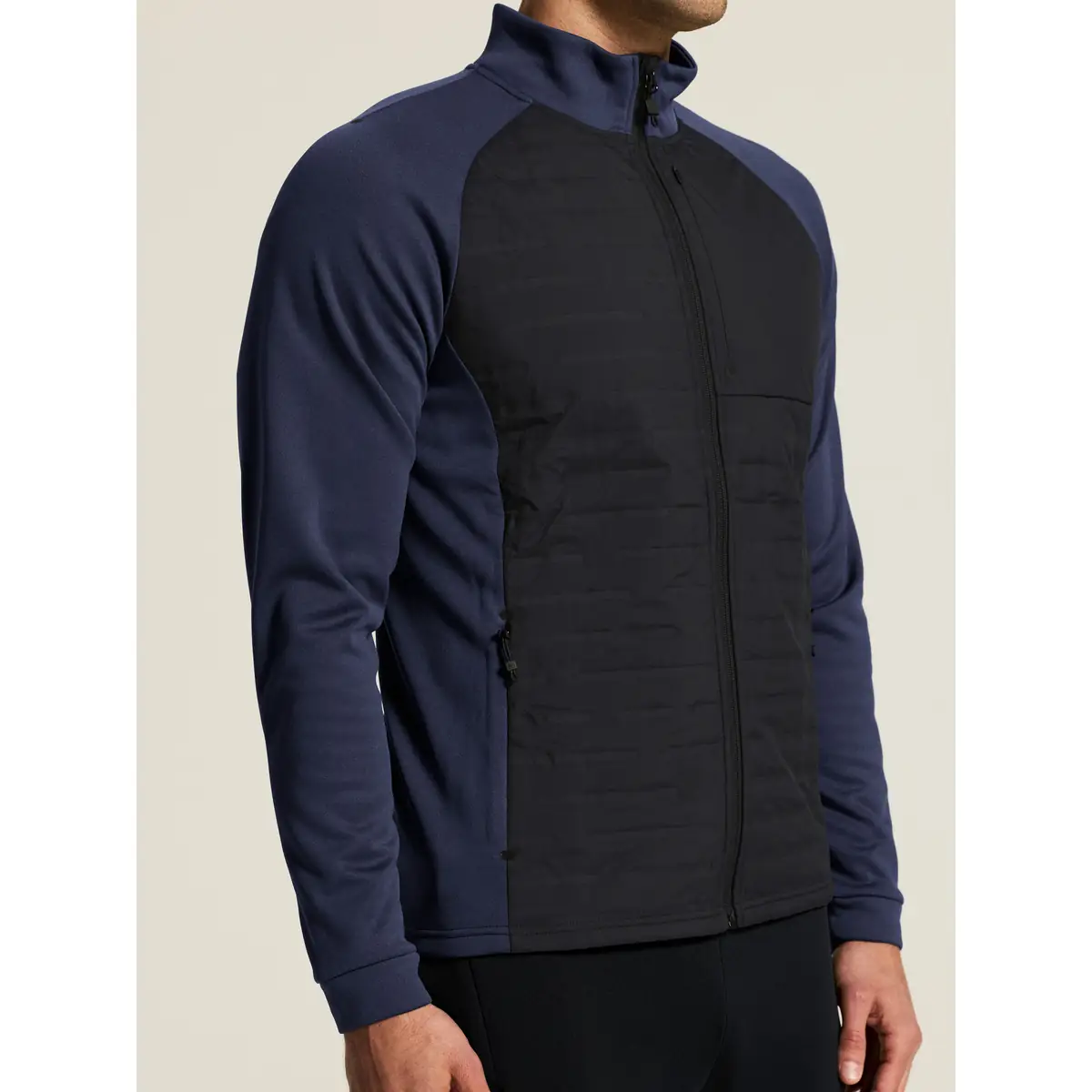 Chaqueta hombre CRAFT ADV UNIFY HYBRID JACKET 1912224 17 Chaqueta hombre CRAFT ADV UNIFY HYBRID JACKET 1912224, Navy/Black, con modelo, detalle frontal