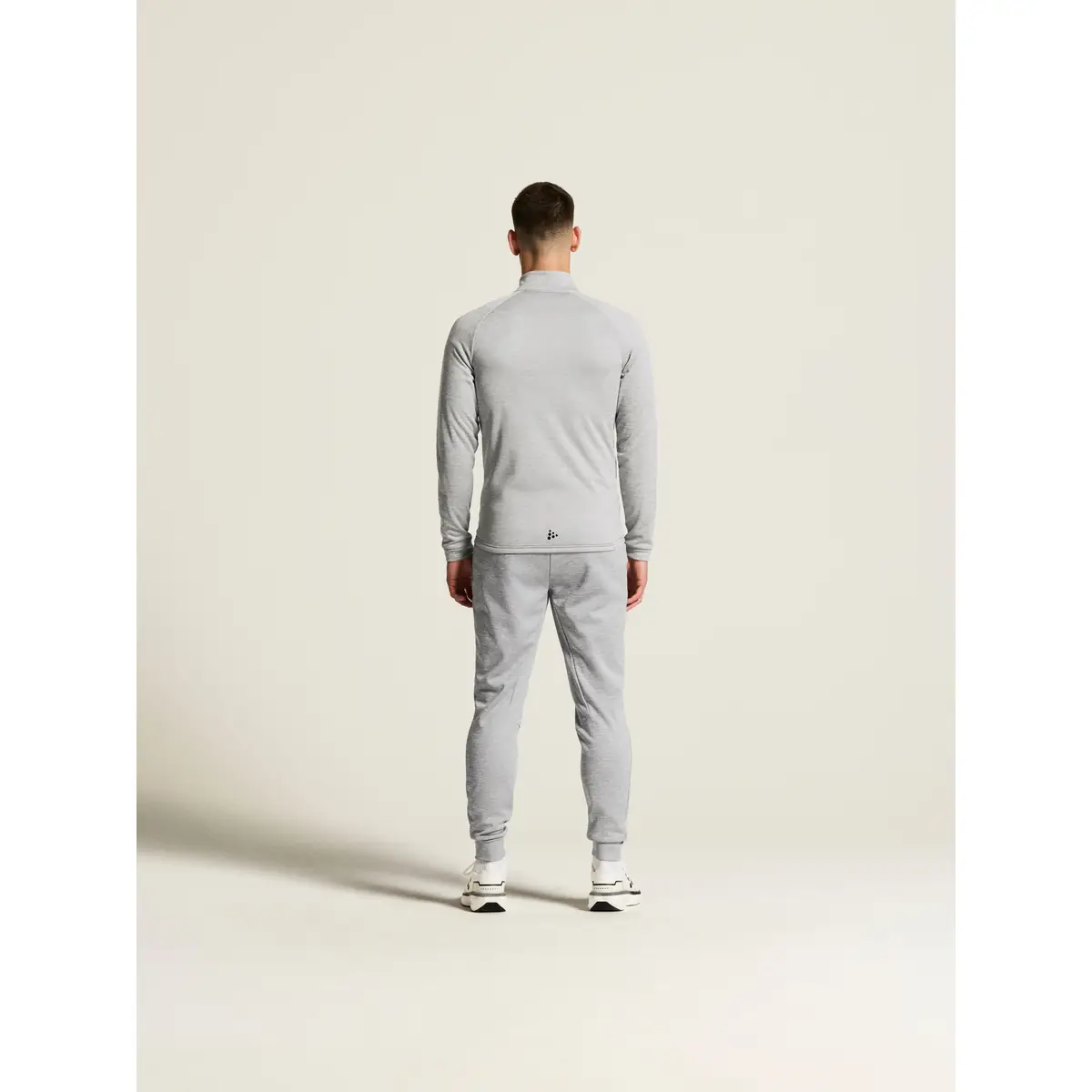 Chaqueta hombre CRAFT ADV UNIFY HYBRID JACKET 1912224 23 Chaqueta hombre CRAFT ADV UNIFY HYBRID JACKET 1912224, Grey melange/Black, con modelo, vista posterior de cuerpo entero