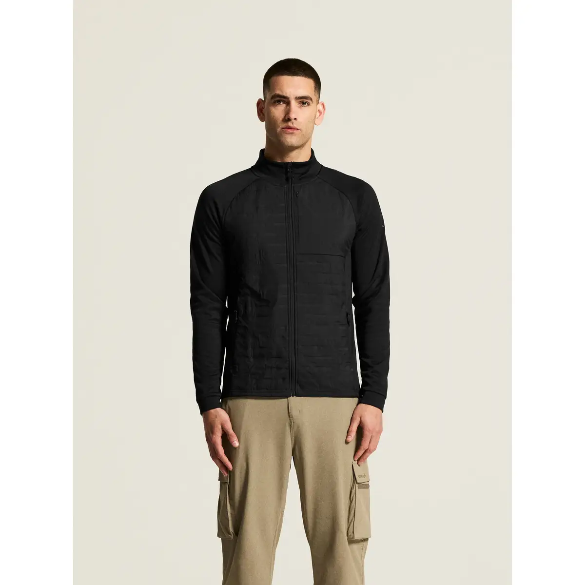 Chaqueta hombre CRAFT ADV UNIFY HYBRID JACKET 1912224 36 Chaqueta hombre CRAFT ADV UNIFY HYBRID JACKET 1912224, Negro, con modelo, vista frontal