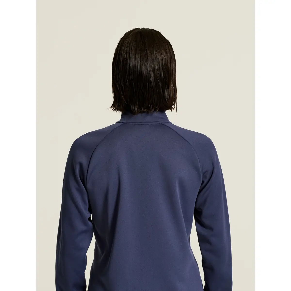 Chaqueta mujer CRAFT ADV UNIFY HYBRID JACKET 1912225 22 Chaqueta mujer CRAFT ADV UNIFY HYBRID JACKET 1912225, Navy/Black, con modelo, detalle posterior