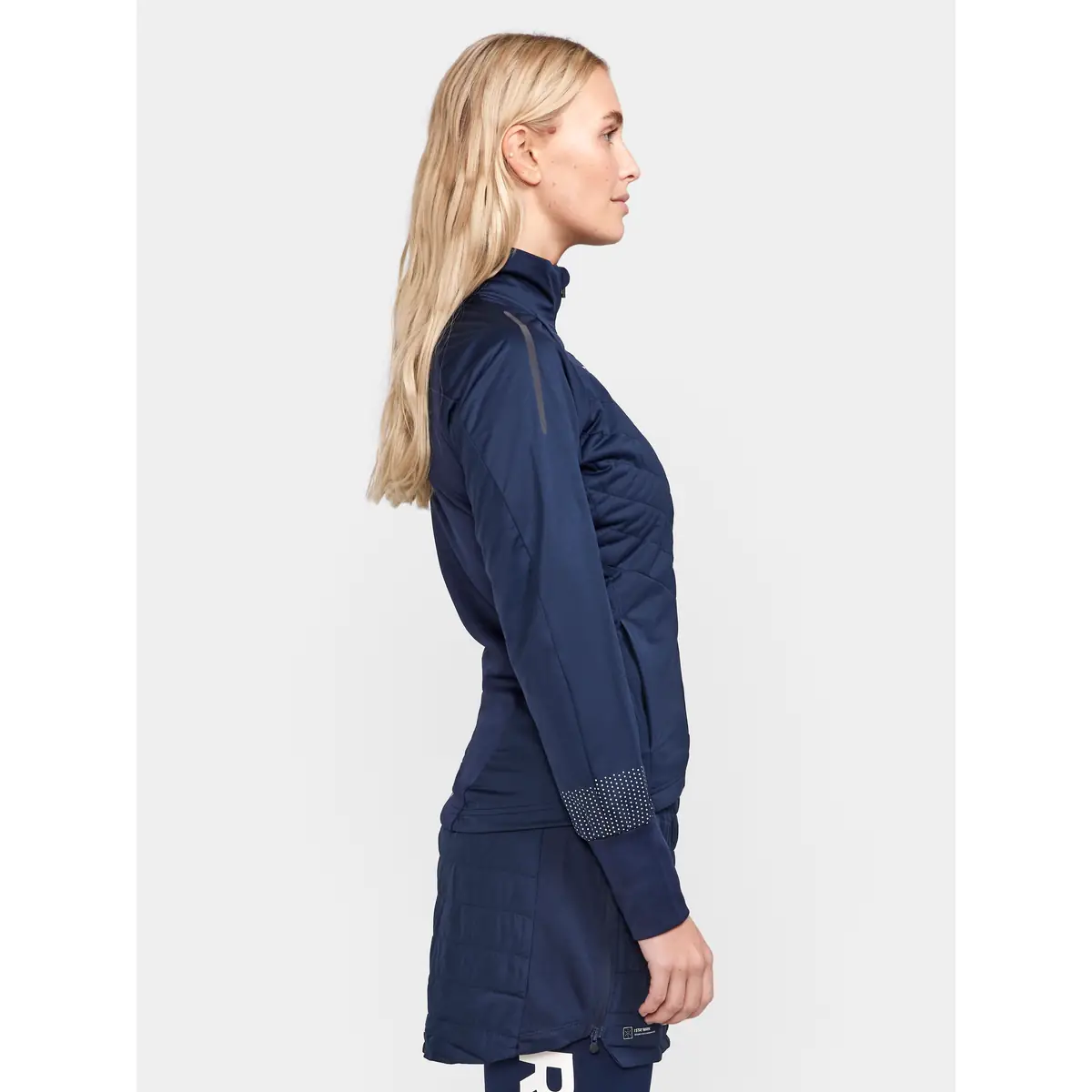 Chaqueta mujer CRAFT ADV NORDIC SKI CLUB JACKET 1912525 16 Chaqueta mujer CRAFT ADV NORDIC SKI CLUB JACKET 1912525, Blaze, con modelo, vista lateral