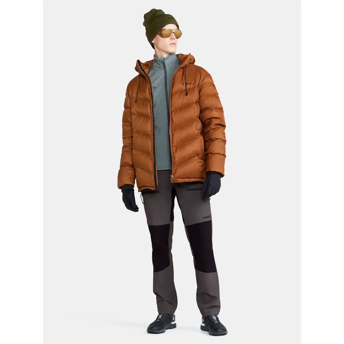 Chaqueta hombre CRAFT PRO EXPLORE WOOL MIDLAYER 1913800 2 Chaqueta hombre CRAFT PRO EXPLORE WOOL MIDLAYER 1913800, Flow melange, con modelo, conjunto con chaqueta exterior abierta