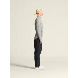 Chaqueta mujer CRAFT PRO EXPLORE WOOL MIDLAYER 1913801, Gris marengo, con modelo, vista lateral de cuerpo entero