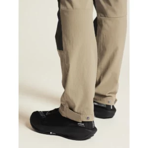Pantalón hombre CRAFT PRO EXPLORE HIKING PANTS 1913802, con modelo, detalle del bajo