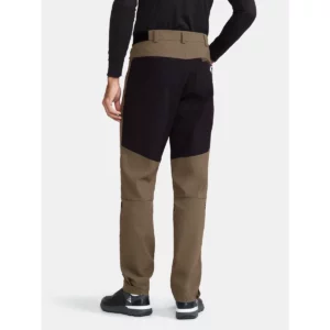 Pantalón hombre CRAFT PRO EXPLORE HIKING PANTS 1913802, con modelo, vista posterior oblicua