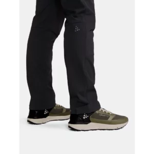Pantalón hombre CRAFT PRO EXPLORE HIKING PANTS 1913802, con modelo, detalle del bajo