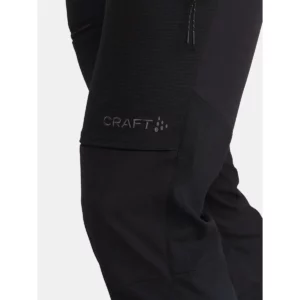 Pantalón hombre CRAFT PRO EXPLORE HIKING PANTS 1913802, con modelo, detalle del bolsillo