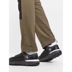 Pantalón mujer CRAFT PRO EXPLORE HIKING PANTS 1913803, con modelo, detalle del bajo