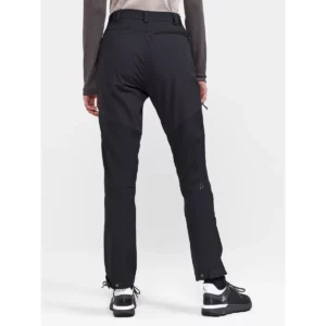 Pantalón mujer CRAFT PRO EXPLORE HIKING PANTS 1913803, con modelo, vista posterior oblicua