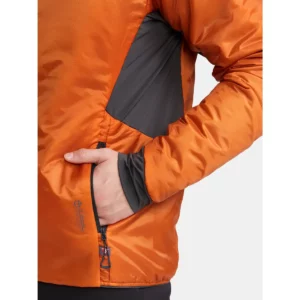 Chaqueta hombre CRAFT ADV EXPLORE LIGHTWEIGHT JACKET 1913804, con modelo, detalle del bolsillo