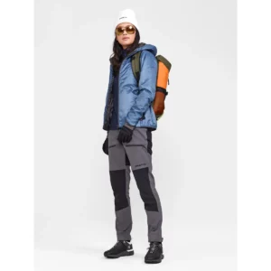 Chaqueta mujer CRAFT ADV EXPLORE LIGHTWEIGHT JACKET 1913805, vista frontal con modelo