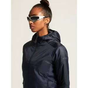 Chaqueta mujer CRAFT ADV EXPLORE LIGHTWEIGHT JACKET 1913805, detalle frontal con modelo