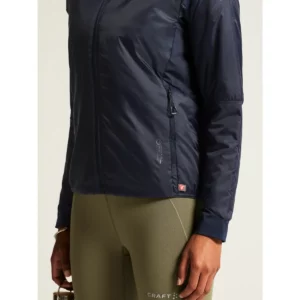 Chaqueta mujer CRAFT ADV EXPLORE LIGHTWEIGHT JACKET 1913805, detalle frontal con modelo