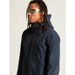 Chaqueta hombre CRAFT ADV EXPLORE SHELL JACKET 1913806, Blaze, con modelo, detalle frontal de cuello y pecho