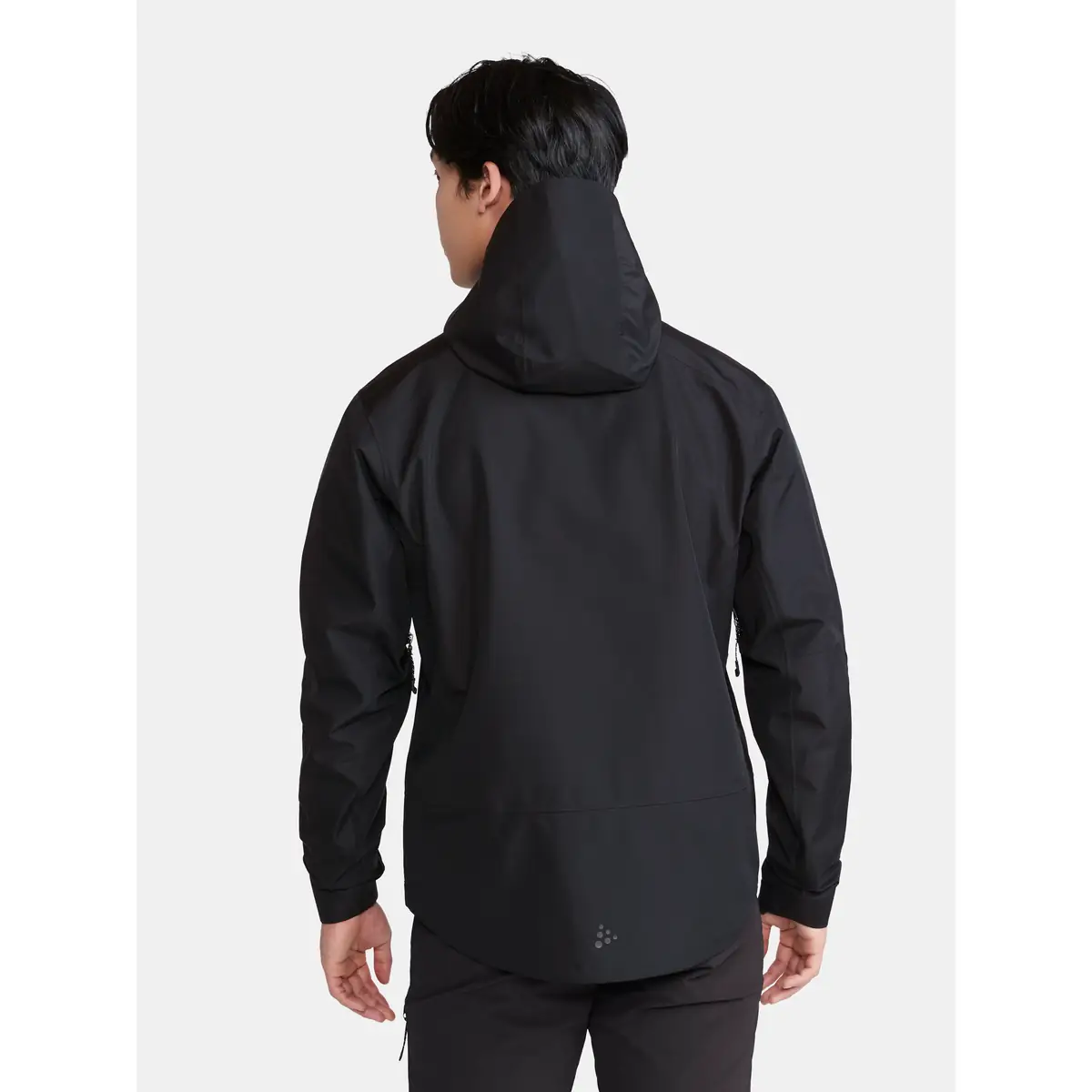 Chaqueta hombre CRAFT ADV EXPLORE SHELL JACKET 1913806 24 Chaqueta hombre CRAFT ADV EXPLORE SHELL JACKET 1913806, Negro, con modelo, vista posterior