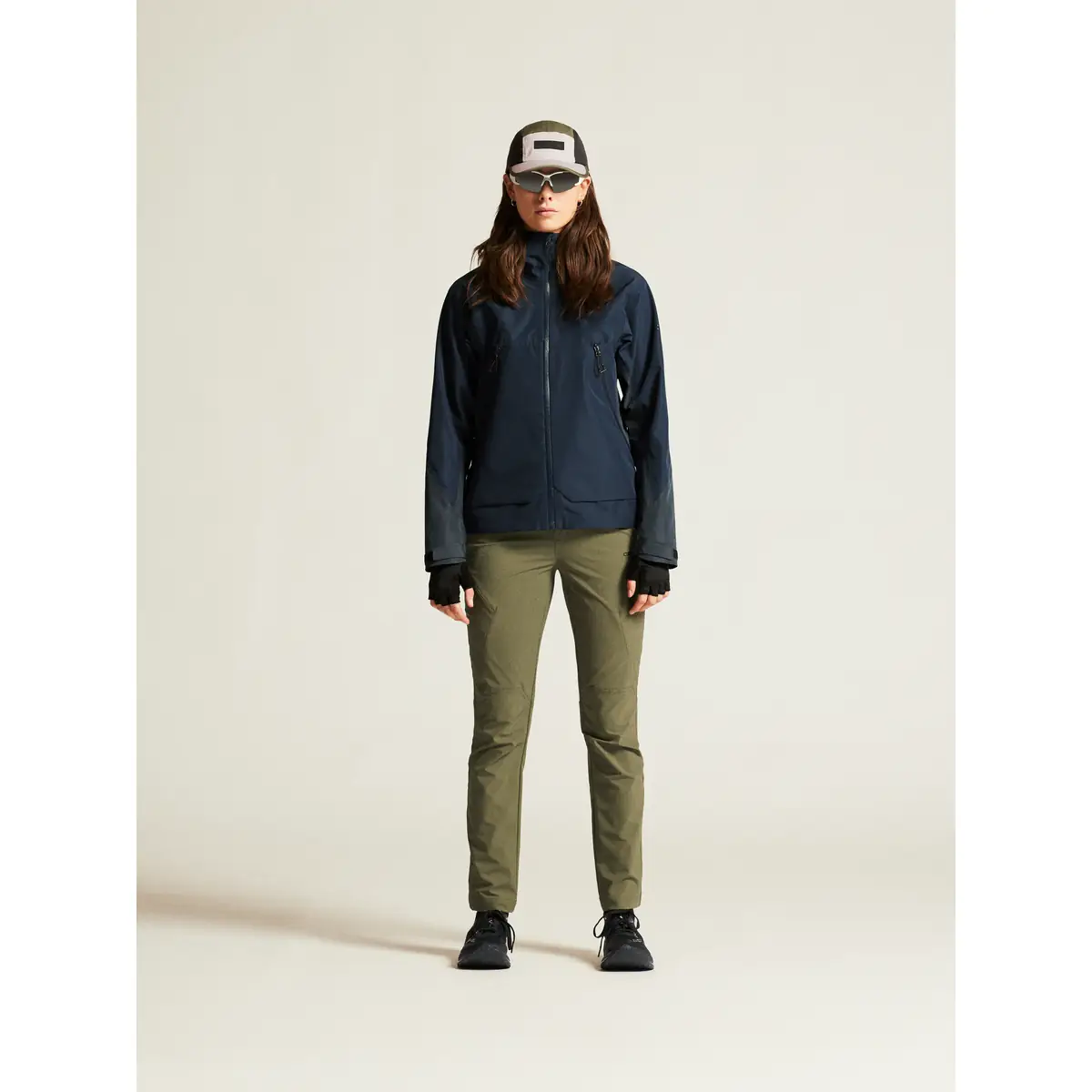 Chaqueta mujer CRAFT ADV EXPLORE SHELL JACKET 1913807 17 Chaqueta mujer CRAFT ADV EXPLORE SHELL JACKET 1913807, Blaze, con modelo, vista frontal de cuerpo completo