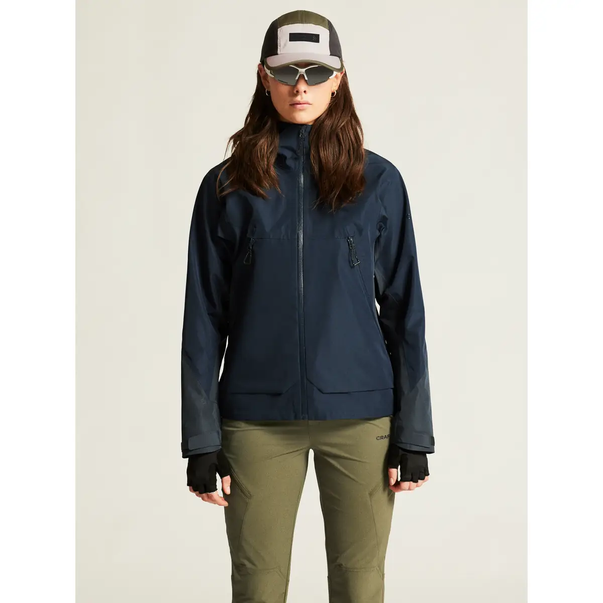 Chaqueta mujer CRAFT ADV EXPLORE SHELL JACKET 1913807 14 Chaqueta mujer CRAFT ADV EXPLORE SHELL JACKET 1913807, Blaze, con modelo, vista frontal