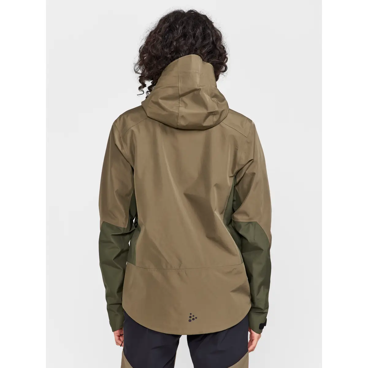 Chaqueta mujer CRAFT ADV EXPLORE SHELL JACKET 1913807 24 Chaqueta mujer CRAFT ADV EXPLORE SHELL JACKET 1913807, Rift, con modelo, vista posterior