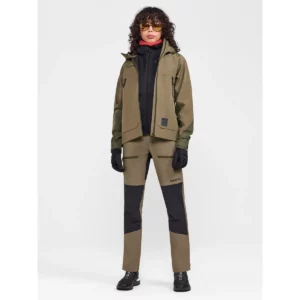 Chaqueta mujer CRAFT ADV EXPLORE SHELL JACKET 1913807, Rift, con modelo, vista frontal de cuerpo completo