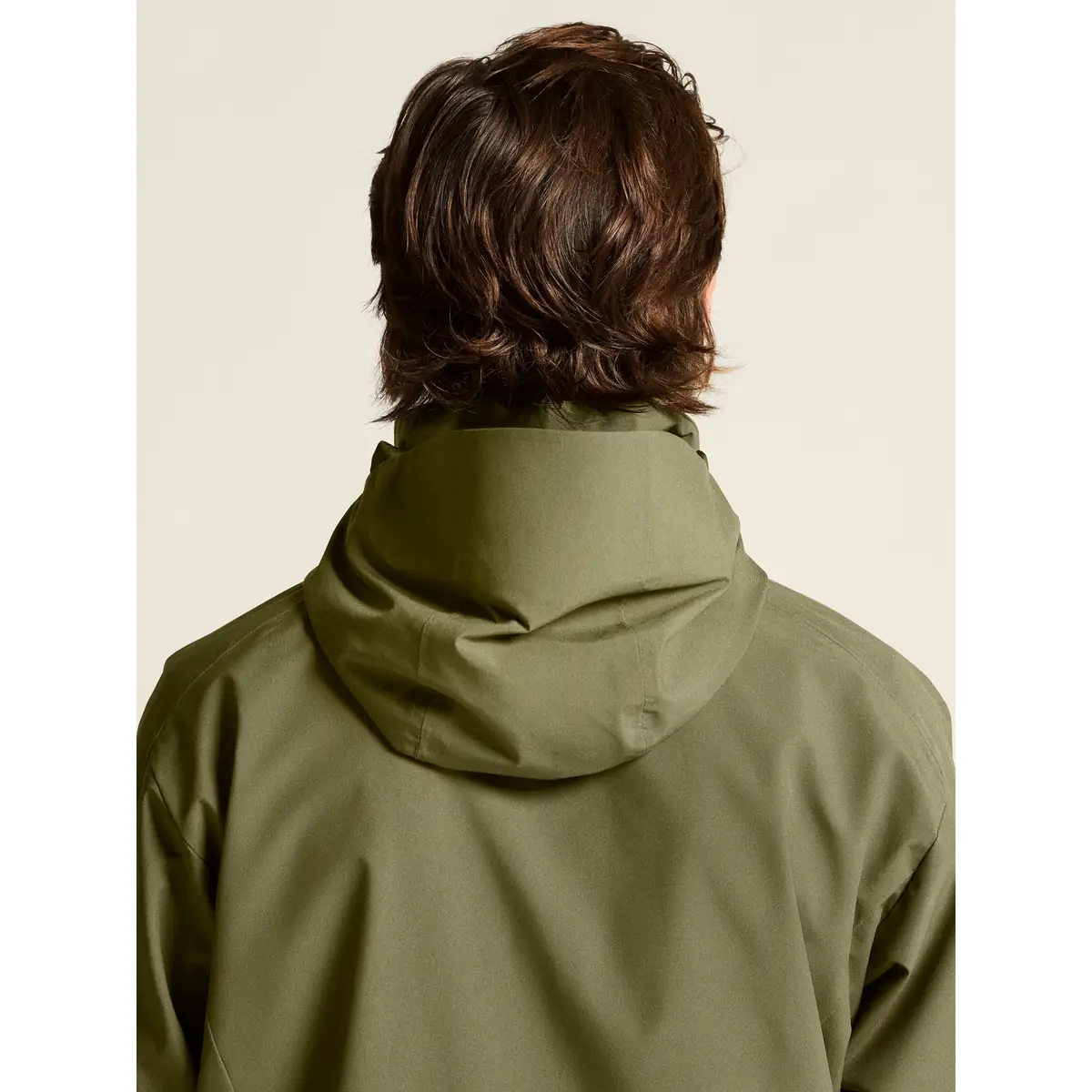 Chaqueta hombre CRAFT CORE EXPLORE SHELL JACKET 1913808 13 Chaqueta hombre CRAFT CORE EXPLORE SHELL JACKET 1913808, Rift, con modelo, detalle posterior del cuello y capucha