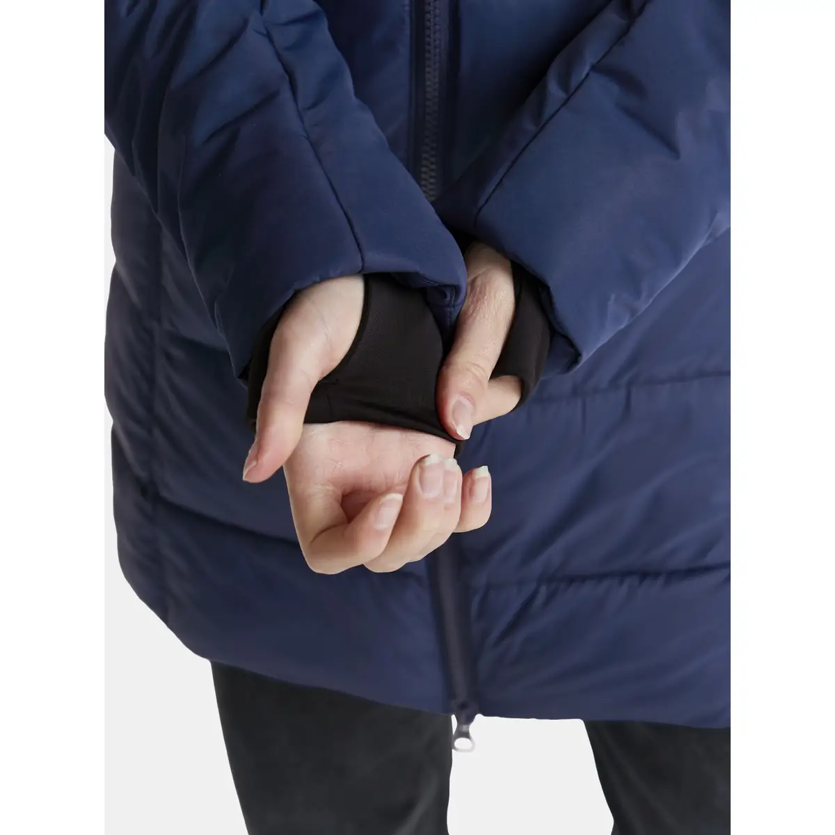 Parka mujer CRAFT ABILITY ISOLATE PARKAS 1913813 12 Parka mujer CRAFT ABILITY ISOLATE PARKAS 1913813, Marino, con modelo, detalle del puño