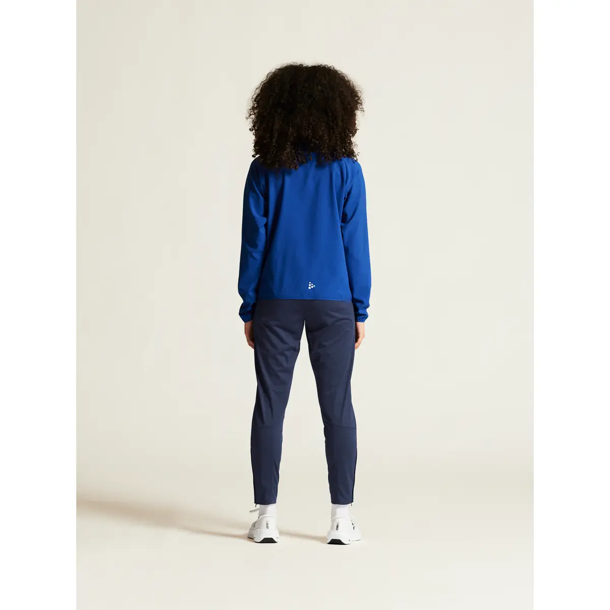 Chaqueta mujer CRAFT RUSH 2.0 TRAINING JACKET 1914673 1 Chaqueta mujer CRAFT RUSH 2.0 TRAINING JACKET 1914673, Club cobolt, vista posterior con modelo