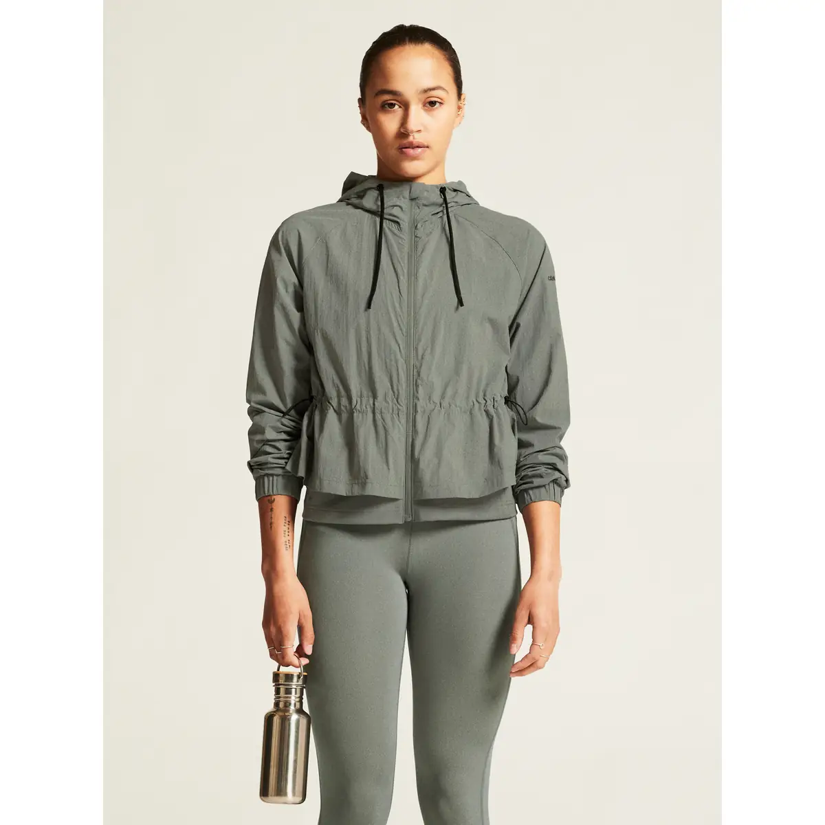 Cortavientos mujer CRAFT ADV JOIN WINDBREAKER 1914692 1 Cortavientos mujer CRAFT ADV JOIN WINDBREAKER 1914692, Leaf, con modelo