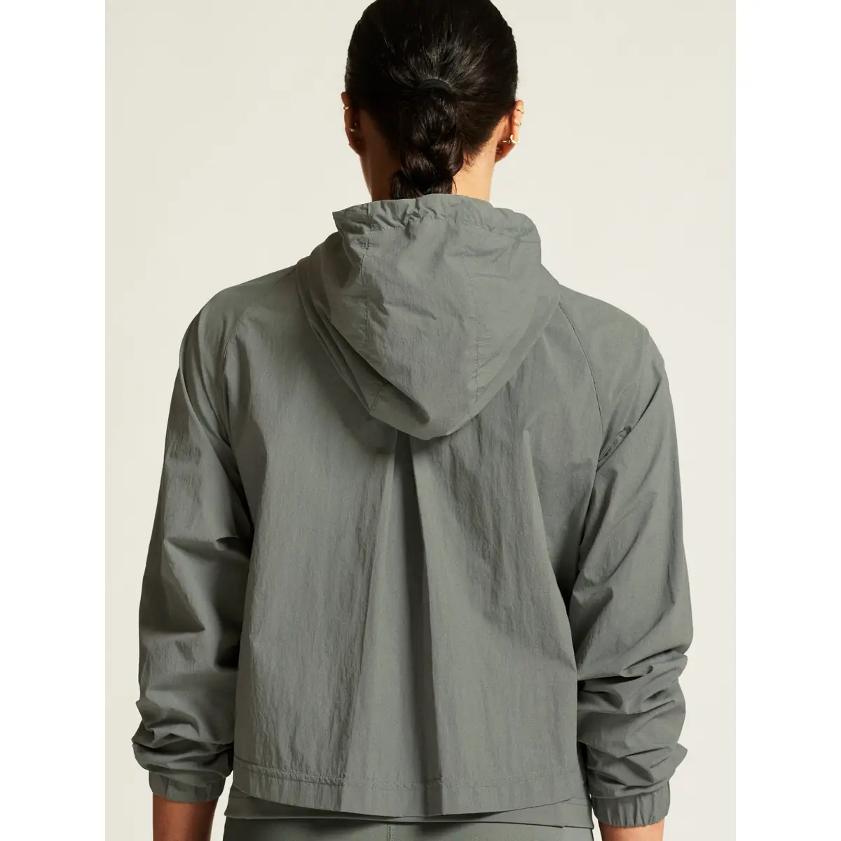 Cortavientos mujer CRAFT ADV JOIN WINDBREAKER 1914692 12 Cortavientos mujer CRAFT ADV JOIN WINDBREAKER 1914692, Leaf, con modelo, vista posterior