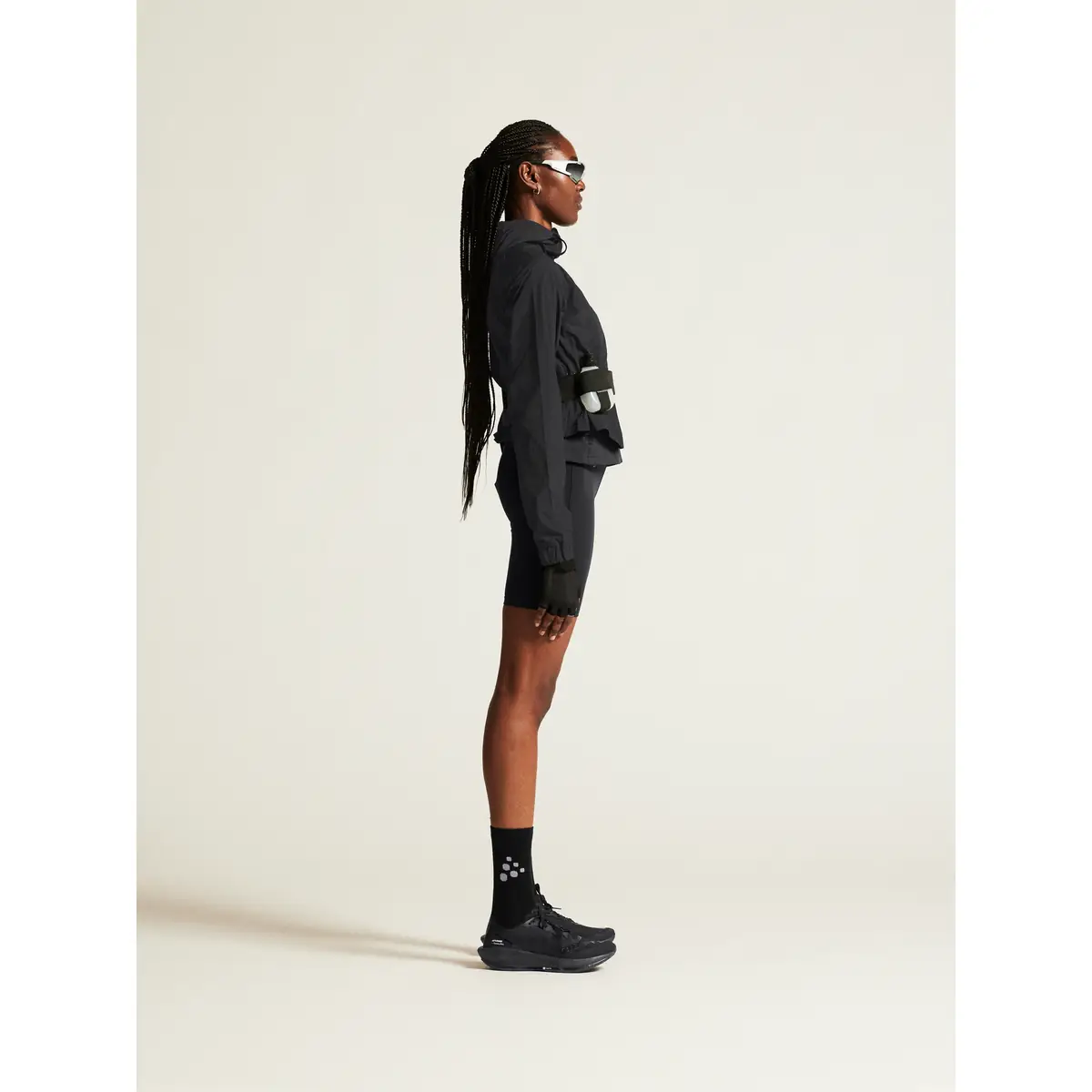 Cortavientos mujer CRAFT ADV JOIN WINDBREAKER 1914692 18 Cortavientos mujer CRAFT ADV JOIN WINDBREAKER 1914692, Negro, con modelo, vista lateral de cuerpo entero
