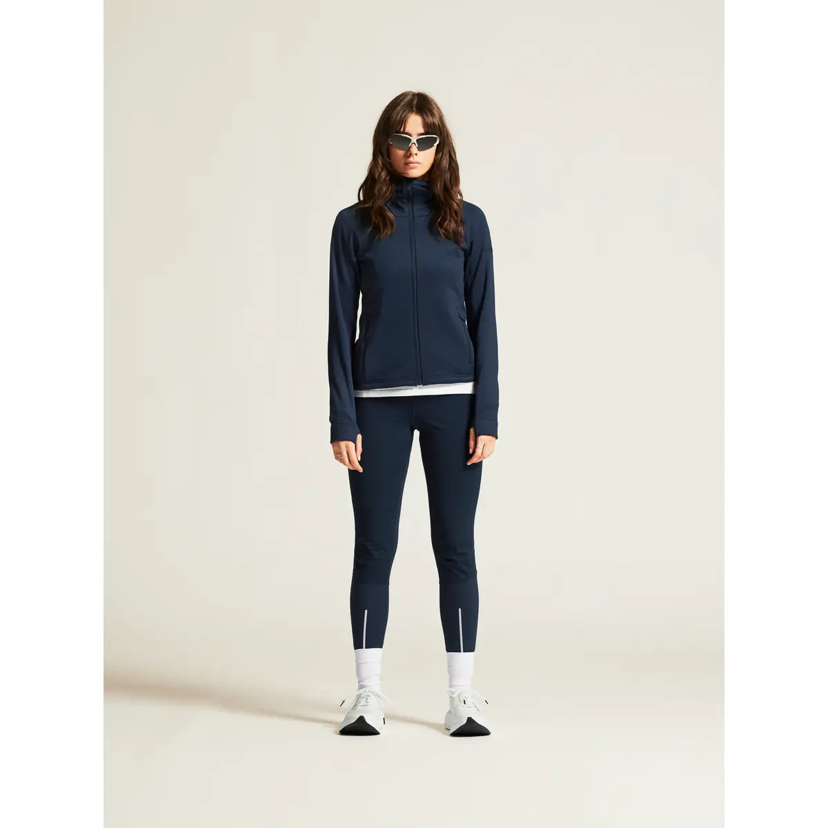 Chaqueta polar mujer CRAFT EXPLORE POWER FLEECE 1915241 33 Chaqueta polar mujer CRAFT EXPLORE POWER FLEECE 1915241, Blaze, con modelo, vista frontal de cuerpo entero