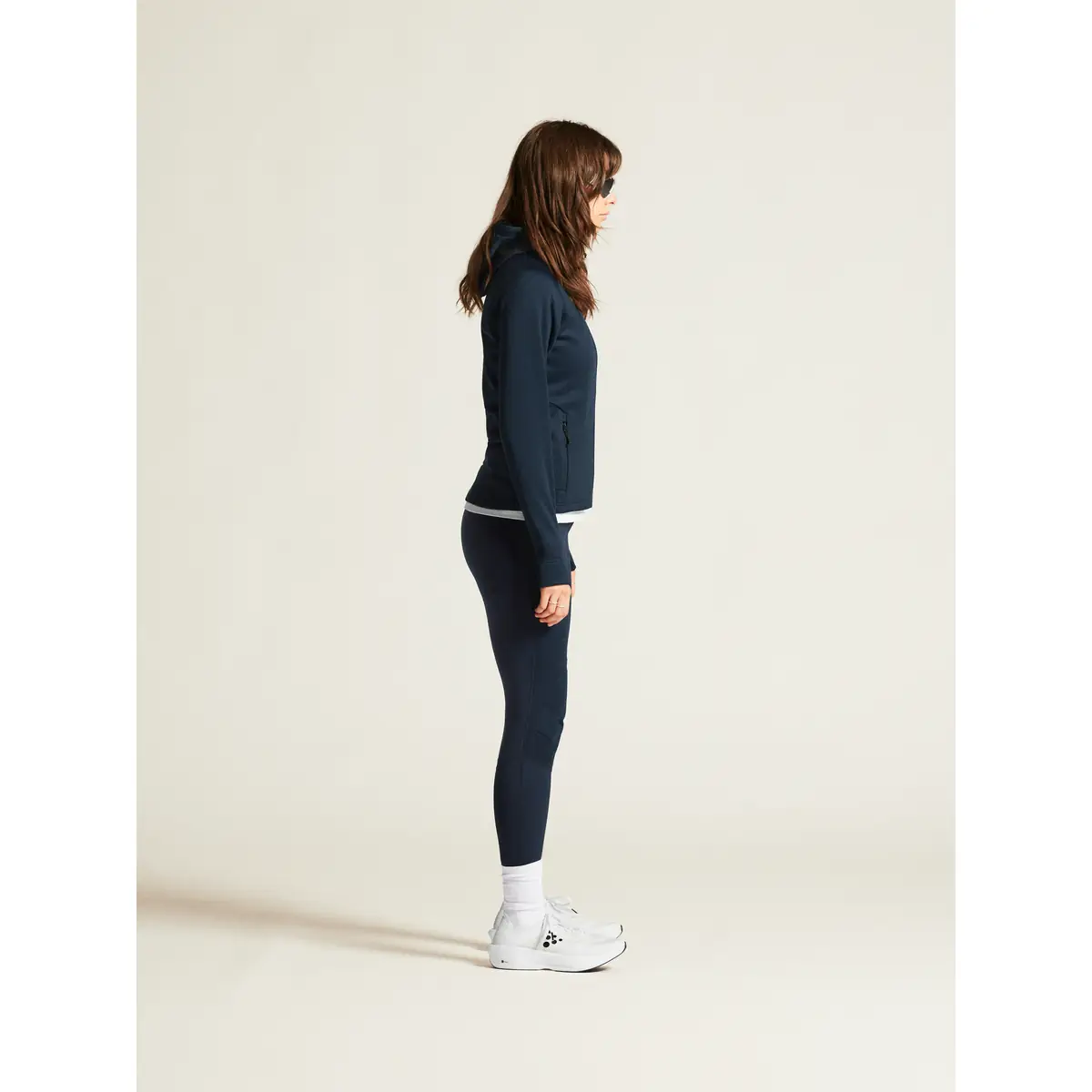 Chaqueta polar mujer CRAFT EXPLORE POWER FLEECE 1915241 30 Chaqueta polar mujer CRAFT EXPLORE POWER FLEECE 1915241, Blaze, con modelo, vista lateral de cuerpo entero